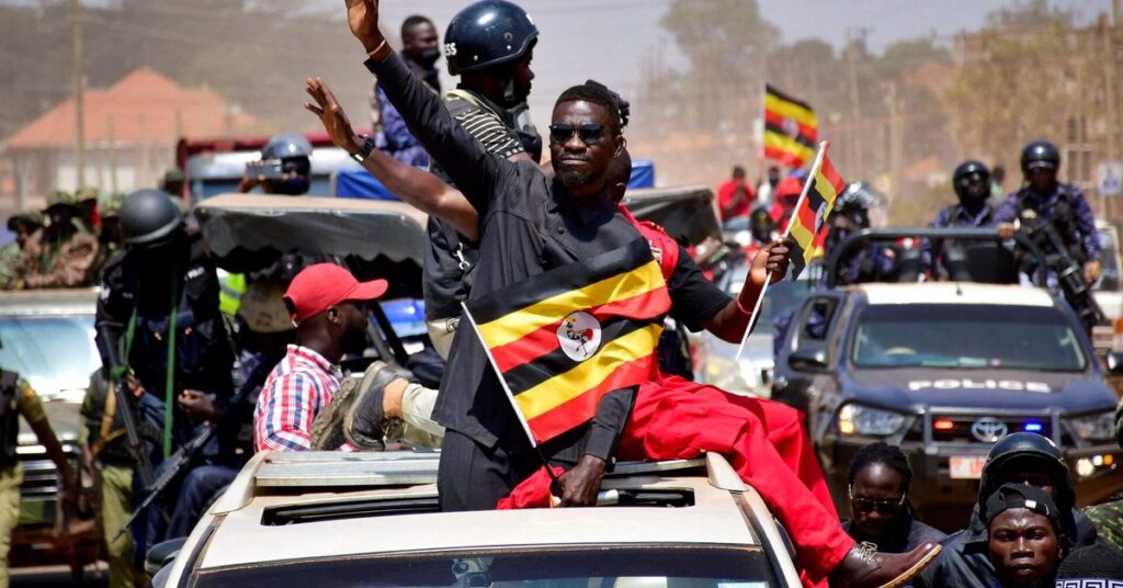 CANDIDATO DA OPOSIÇÃO DO UGANDA BOBI WINE ACUSA POLÍCIA DE AGRESSÕES